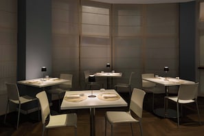 Restaurant - Four Points Flex by Sheraton Bologna Airport (Bologna)