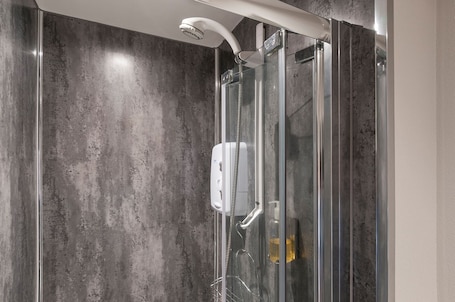 Family Room, Ensuite | Bathroom | Shower, free toiletries, hair dryer, towels. Aynetree Guest House