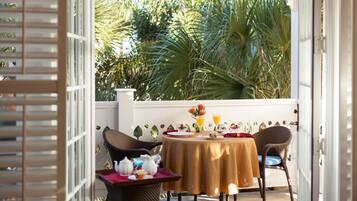 Luxury Room, Lanai, Poolside | Balcony