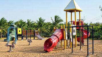 Tempat bermain anak - outdoor