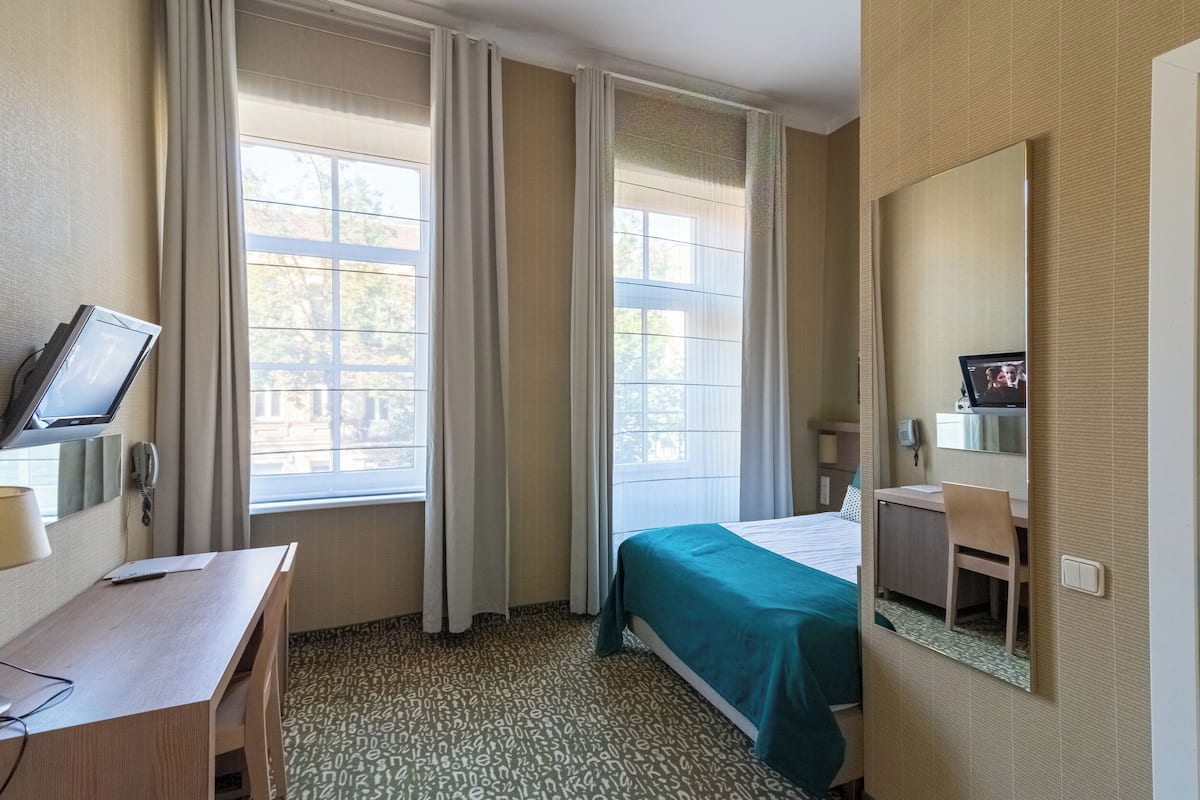 Minibar, in-room safe, desk, blackout curtains