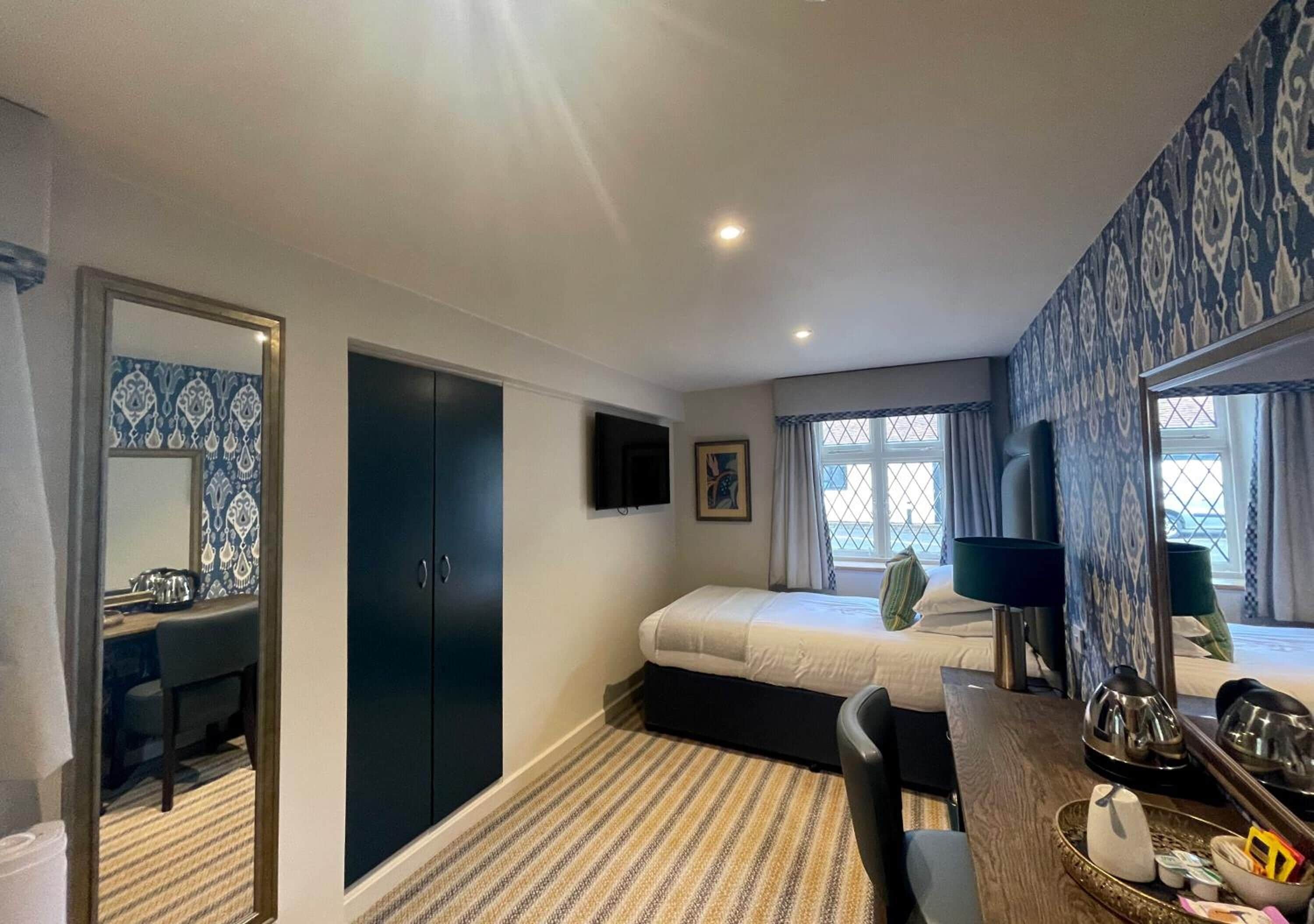 標準單人房 | 低過敏寢具、筆電工作空間、熨斗/熨衣板、免費無線上網