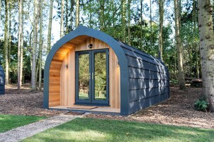 Standard Cabin | Hypo-allergenic bedding, laptop workspace, iron/ironing board, free WiFi