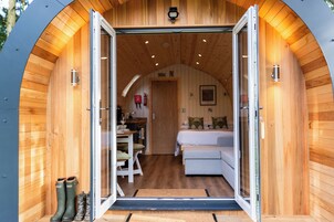 Standard Cabin | Hypo-allergenic bedding, laptop workspace, iron/ironing board, free WiFi