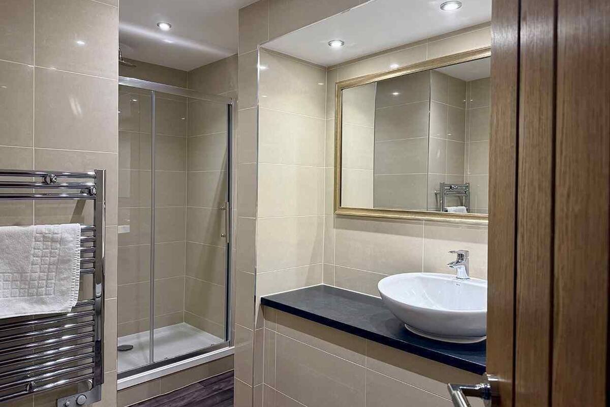 Literie hypoallergénique, espace de travail pour ordinateur portable