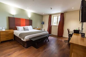 Doppia Standard | Biancheria da letto ipoallergenica, postazione laptop