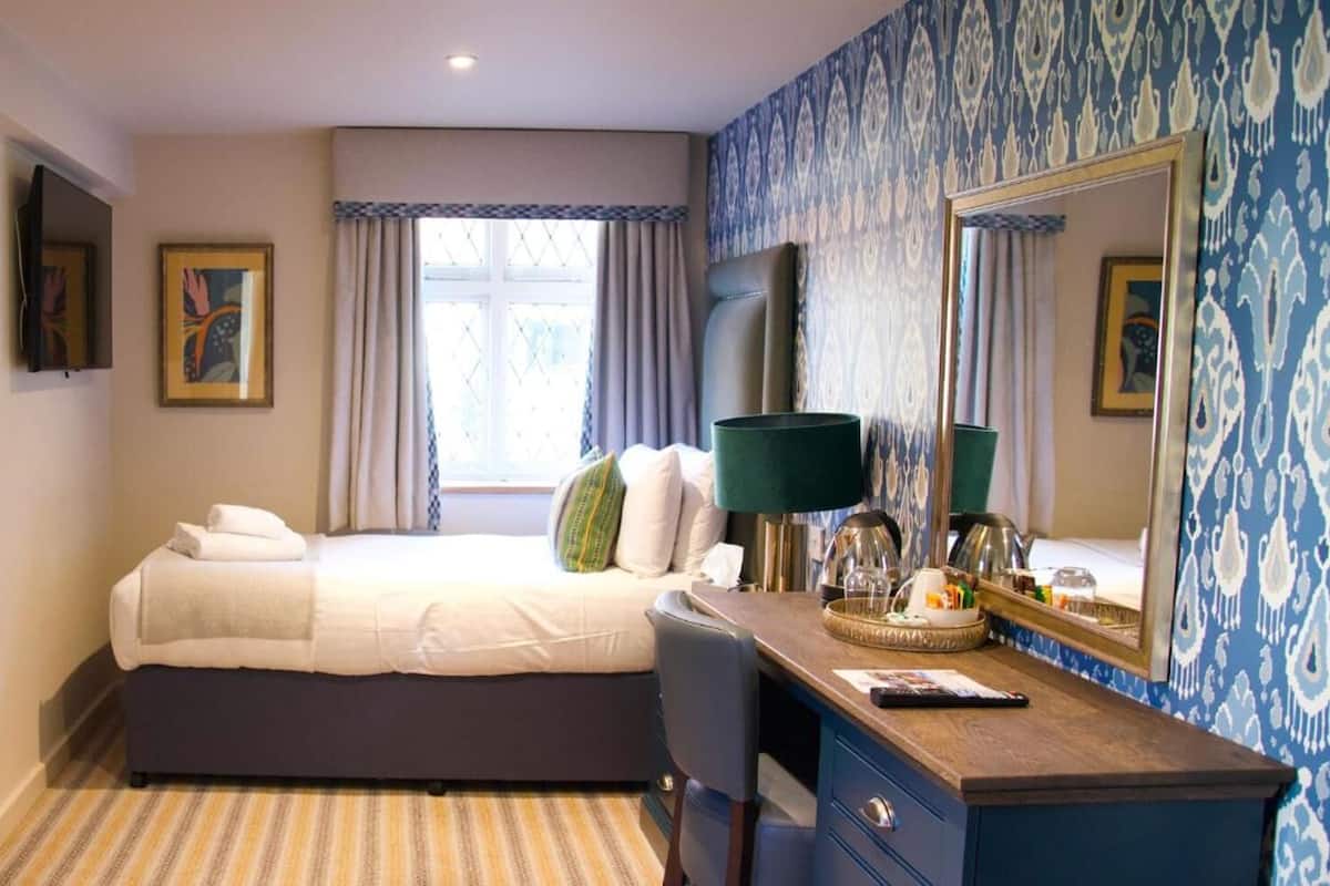 Allergitestet sengetøy, skrivebord for bærbar PC og strykejern/-brett