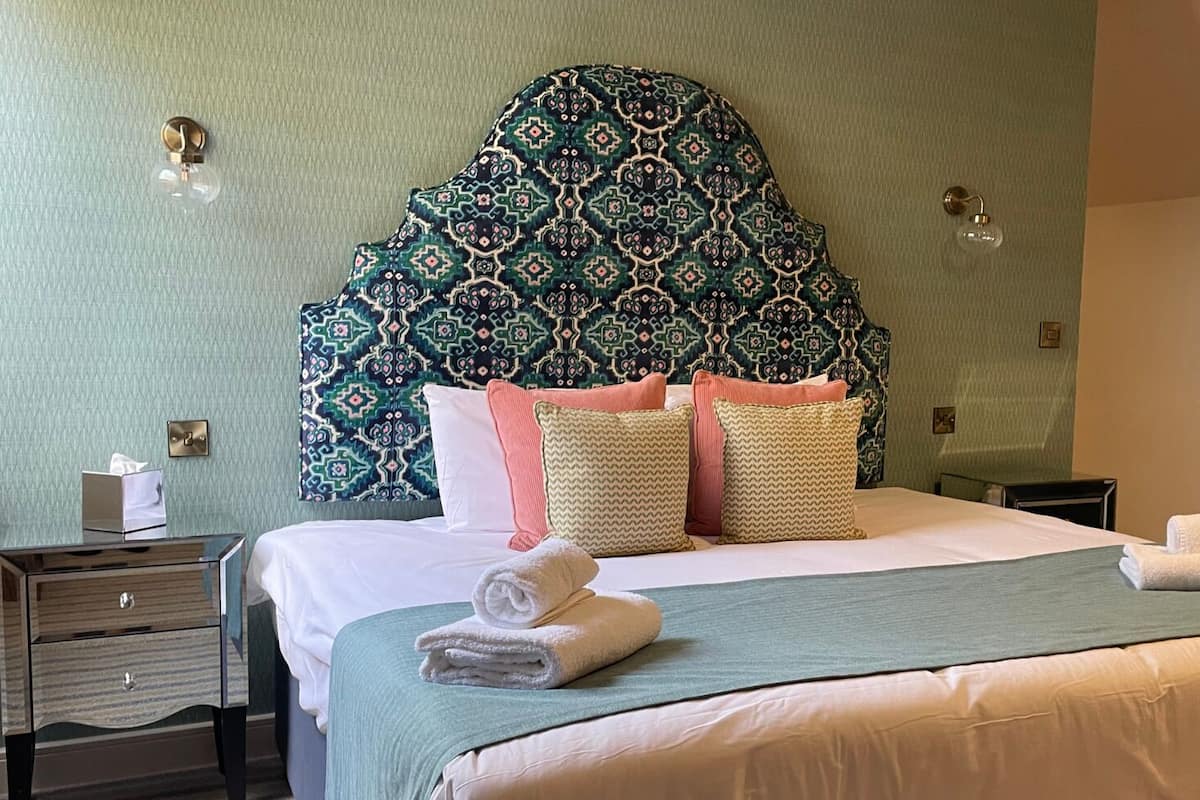 Studio Suite | Hypo-allergenic bedding, laptop workspace, iron/ironing board, free WiFi