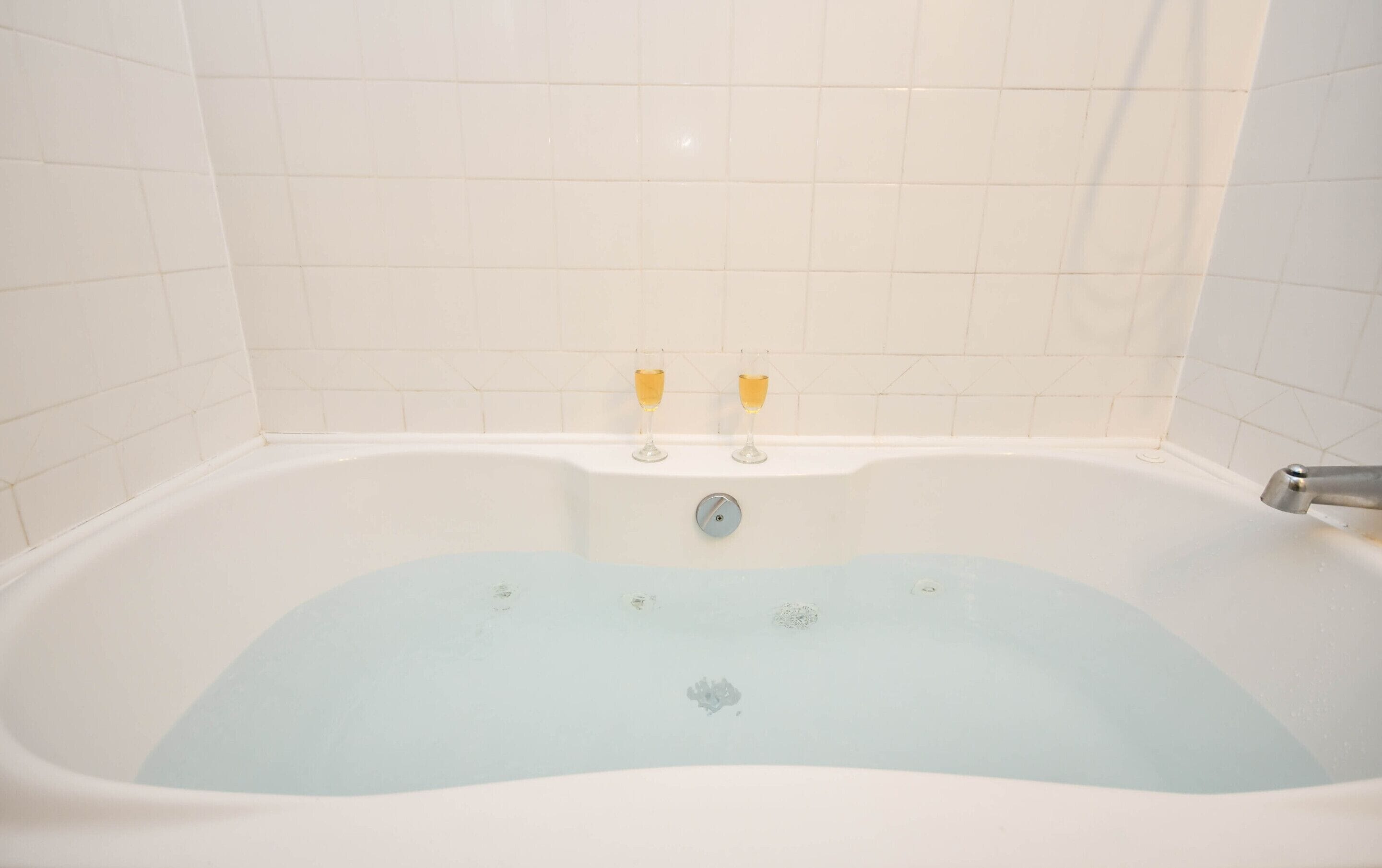 Superior Suite, Ensuite (Bay Suite) | Indoor spa tub