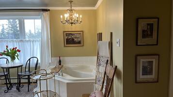 Deluxe-Suite, mit Bad (Surfside Retreat) | Select-Comfort-Betten, individuell dekoriert, individuell eingerichtet