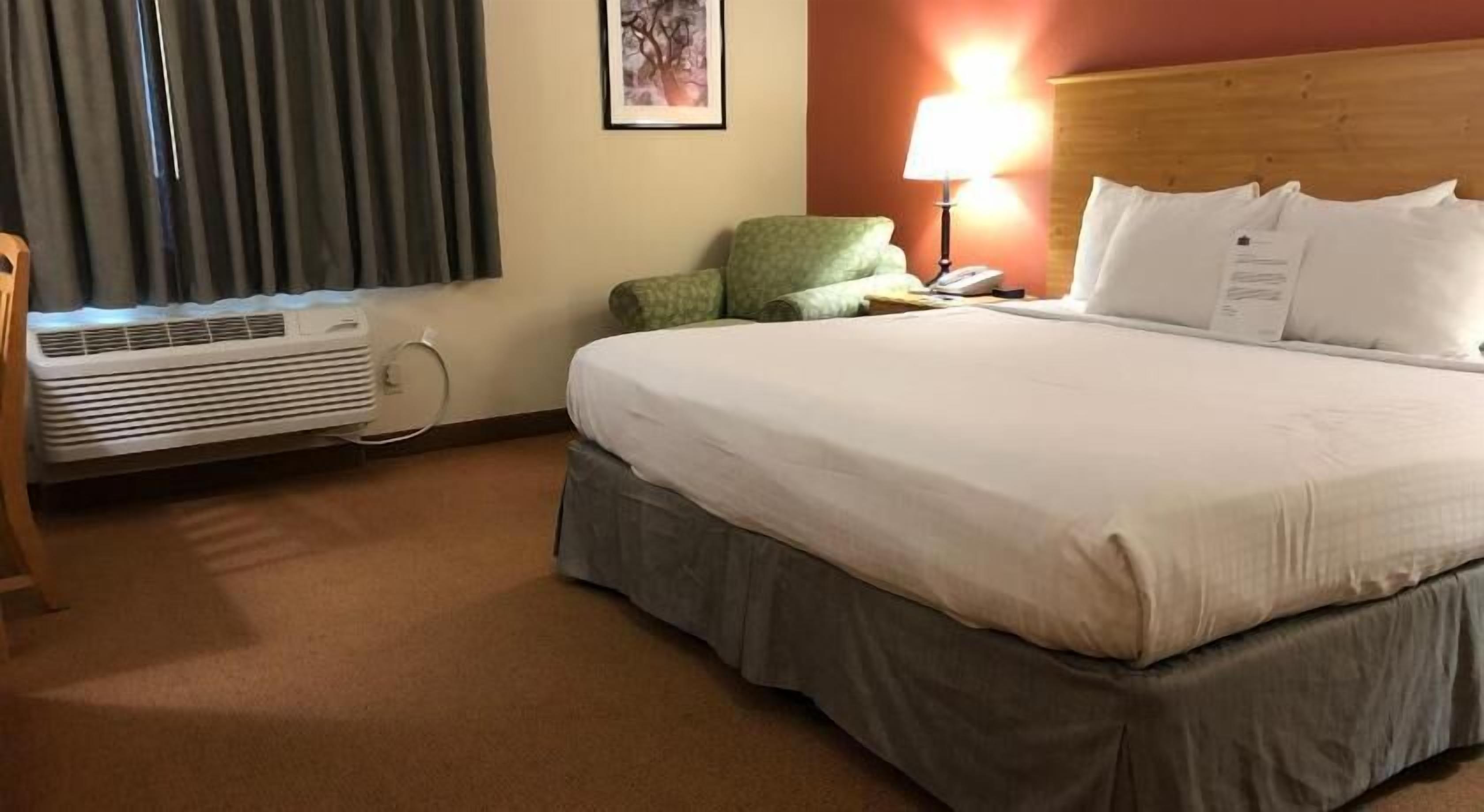 In-room safe, desk, iron/ironing board, free cribs/infant beds