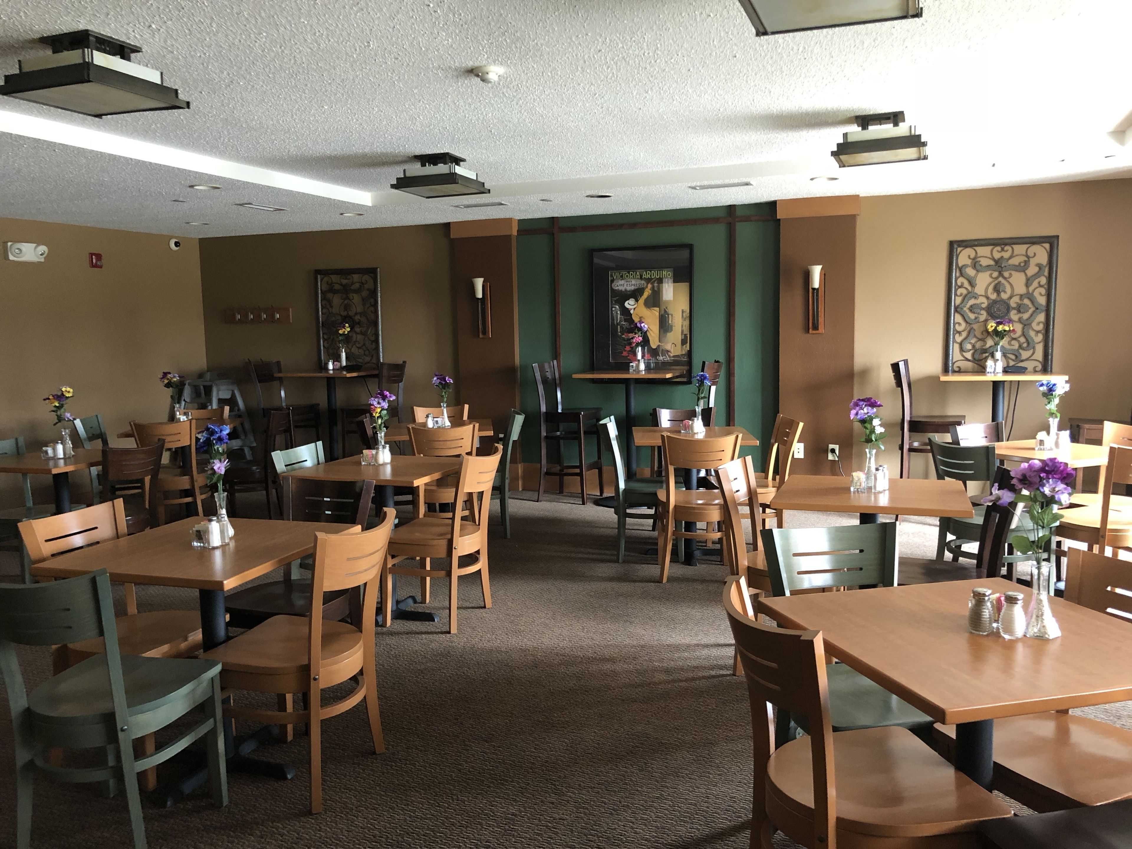 free daily full breakfast