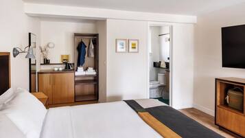 Habitación, 1 cama de matrimonio grande (King Room) | Ropa de cama de alta calidad, minibar, caja fuerte