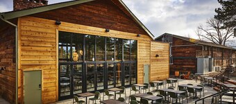 Trailhead Lodge Rocky Mountains