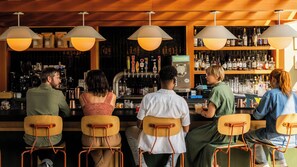 Serveert ontbijt, lunch, Mexicaanse gerechten, uitzicht op de tuin 