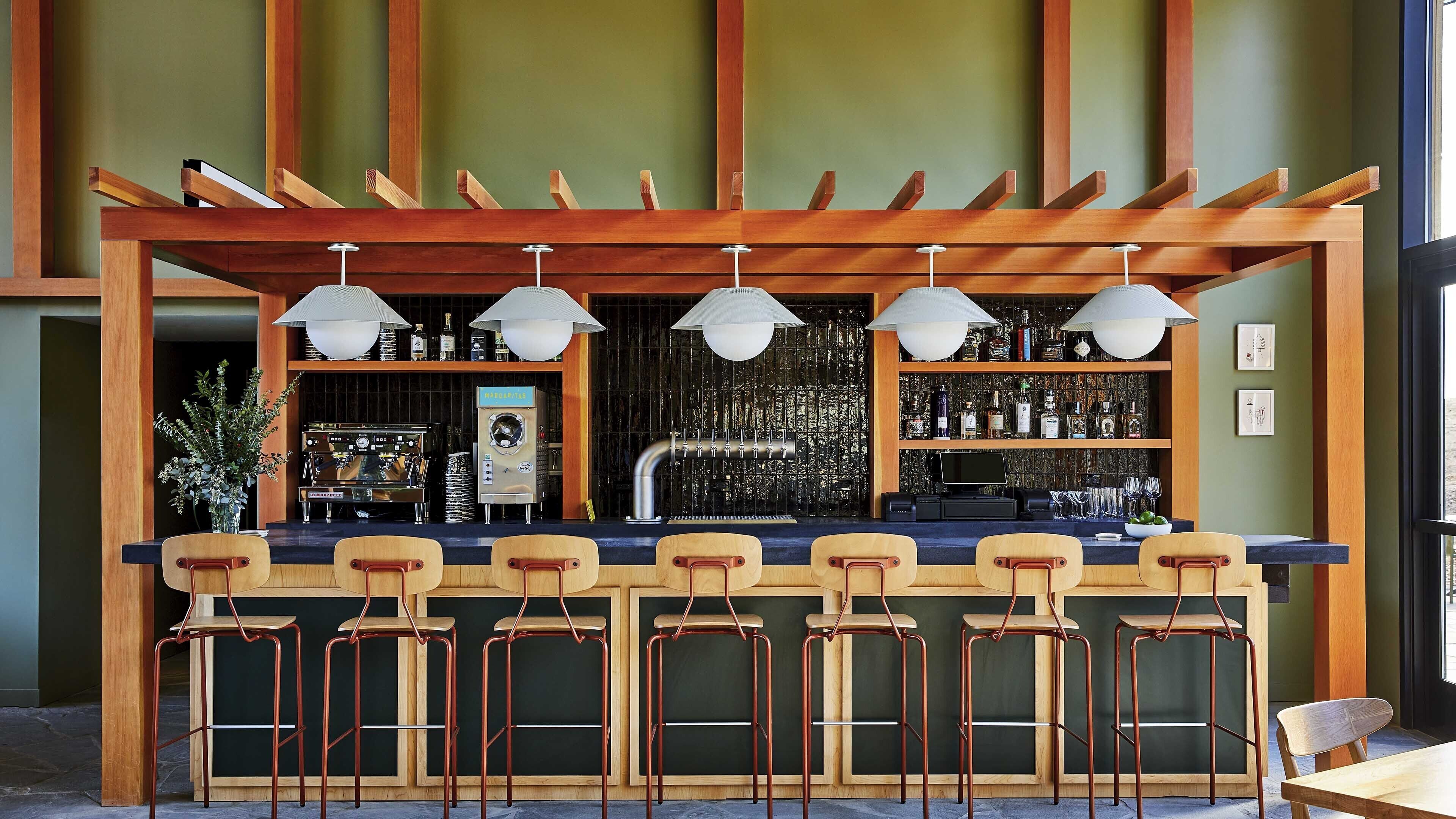 花园景观，供应早餐、午餐和晚餐