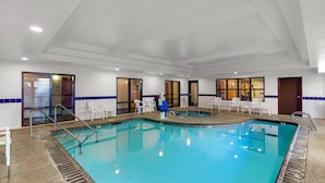 Indoor pool - Comfort Suites Vacaville-Napa Valley Area (Vacaville)