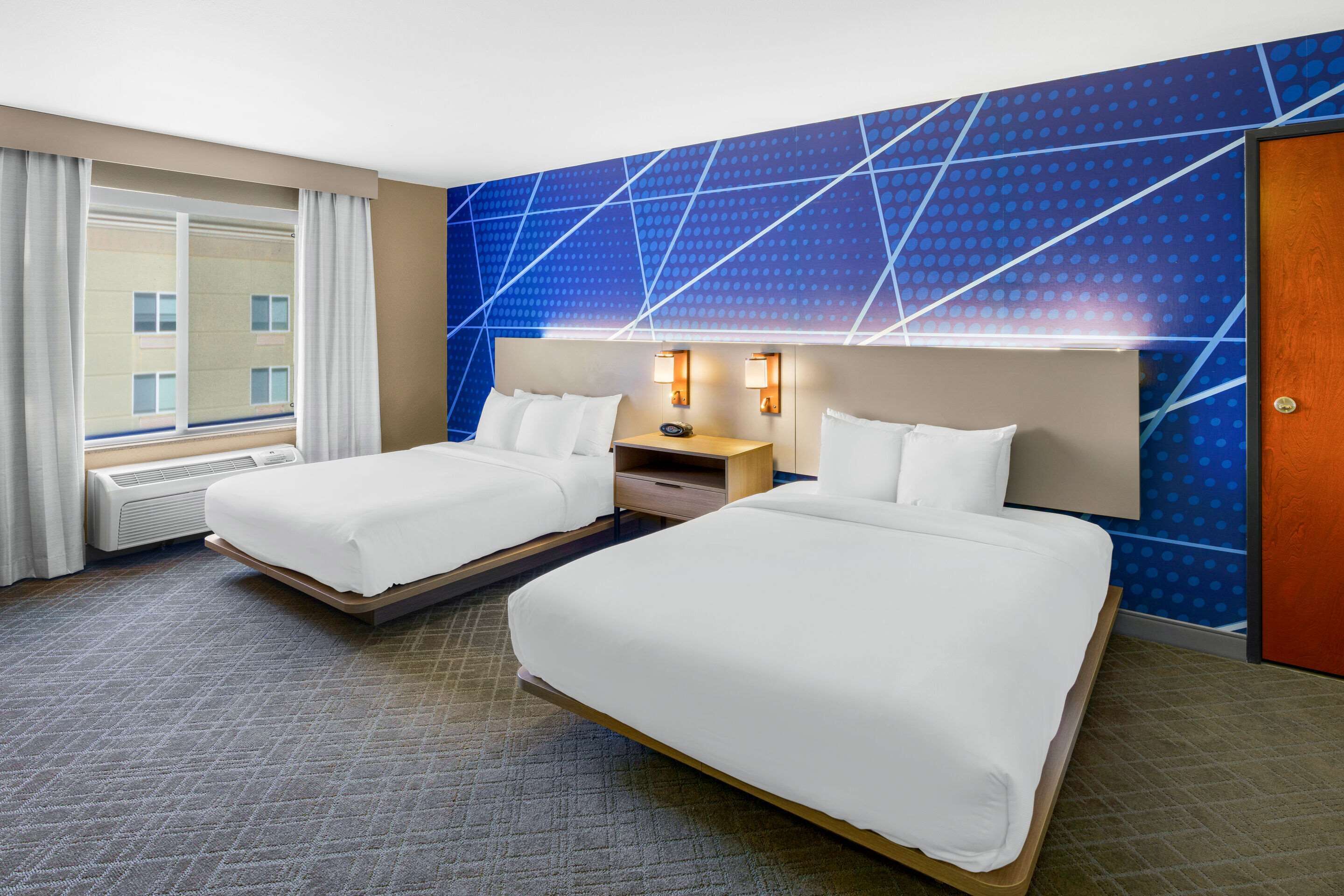 suite, multiple beds, accessible, non smoking | hypo-allergenic bedding, individually decorated, individually furnished