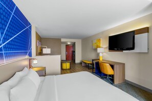 Suite, 1 King Bed with Sofa bed, Accessible, Non Smoking | Hypo-allergenic bedding available, desk, laptop workspace - Comfort Suites Vacaville-Napa Valley Area (Vacaville)