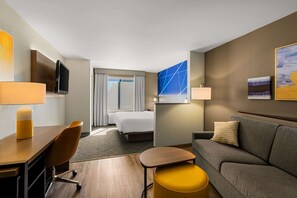 套房, 无烟房 | 防过敏的被褥、特色装修、特色家居、办公桌