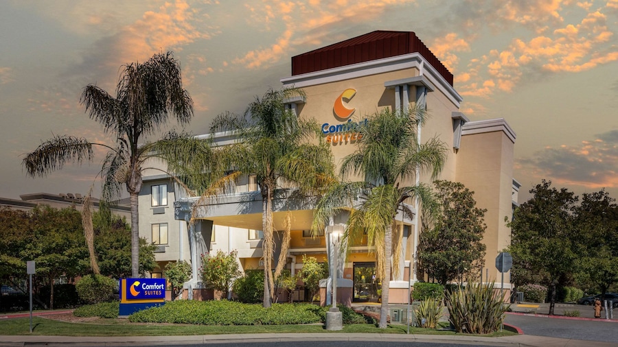 Comfort Suites Vacaville-Napa Valley Area