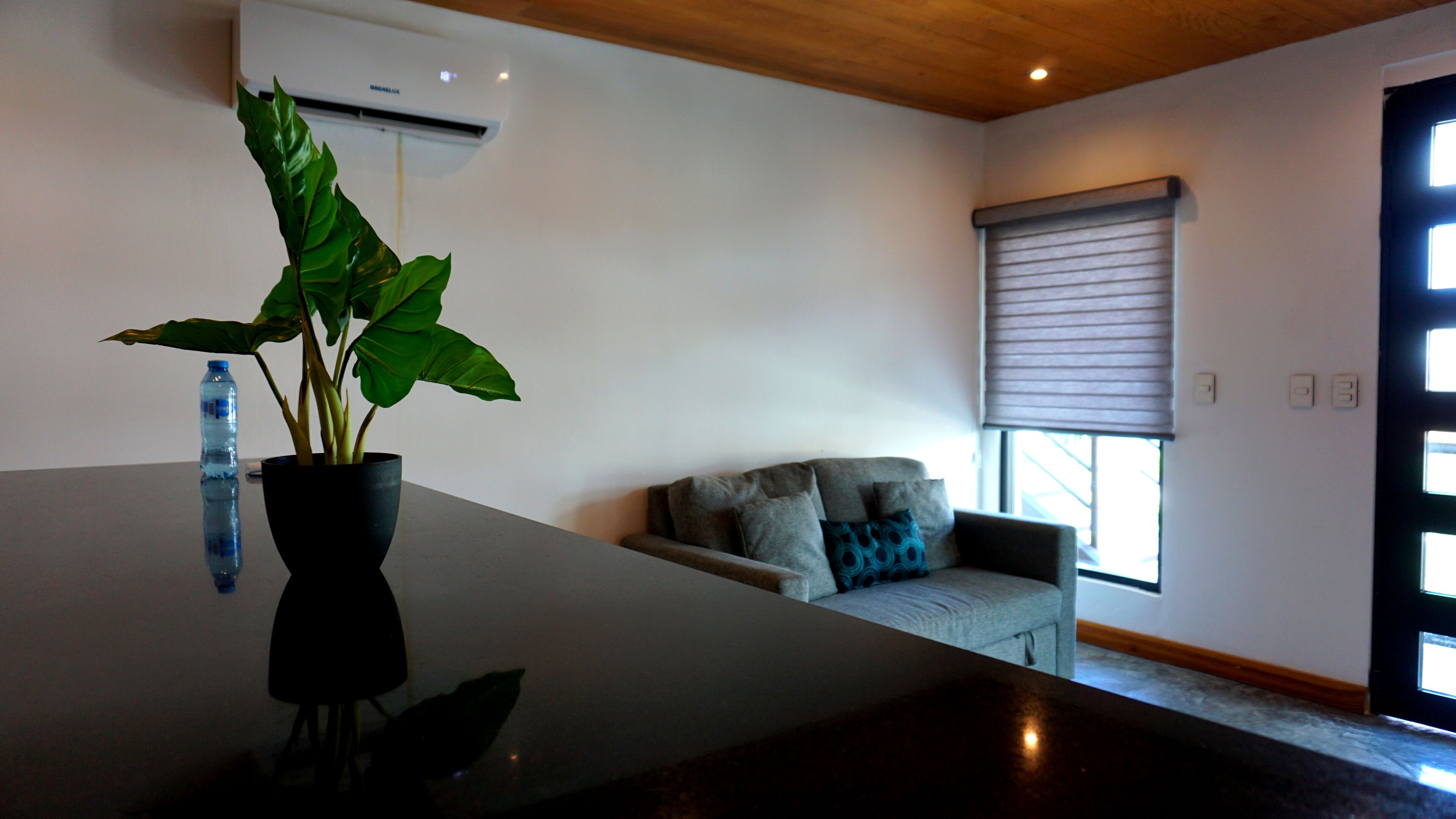 design apartment | living room | 32-inch lcd tv with cable channels, tv