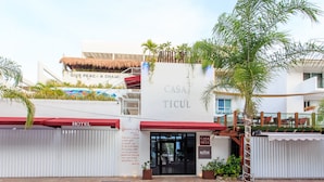 Fachada de la propiedad
