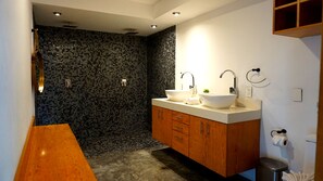 Design Apartment | Bathroom | Shower, rainfall showerhead, designer toiletries, hair dryer - Casa Ticul Hotel Boutique 5Th Av (Playa del Carmen)