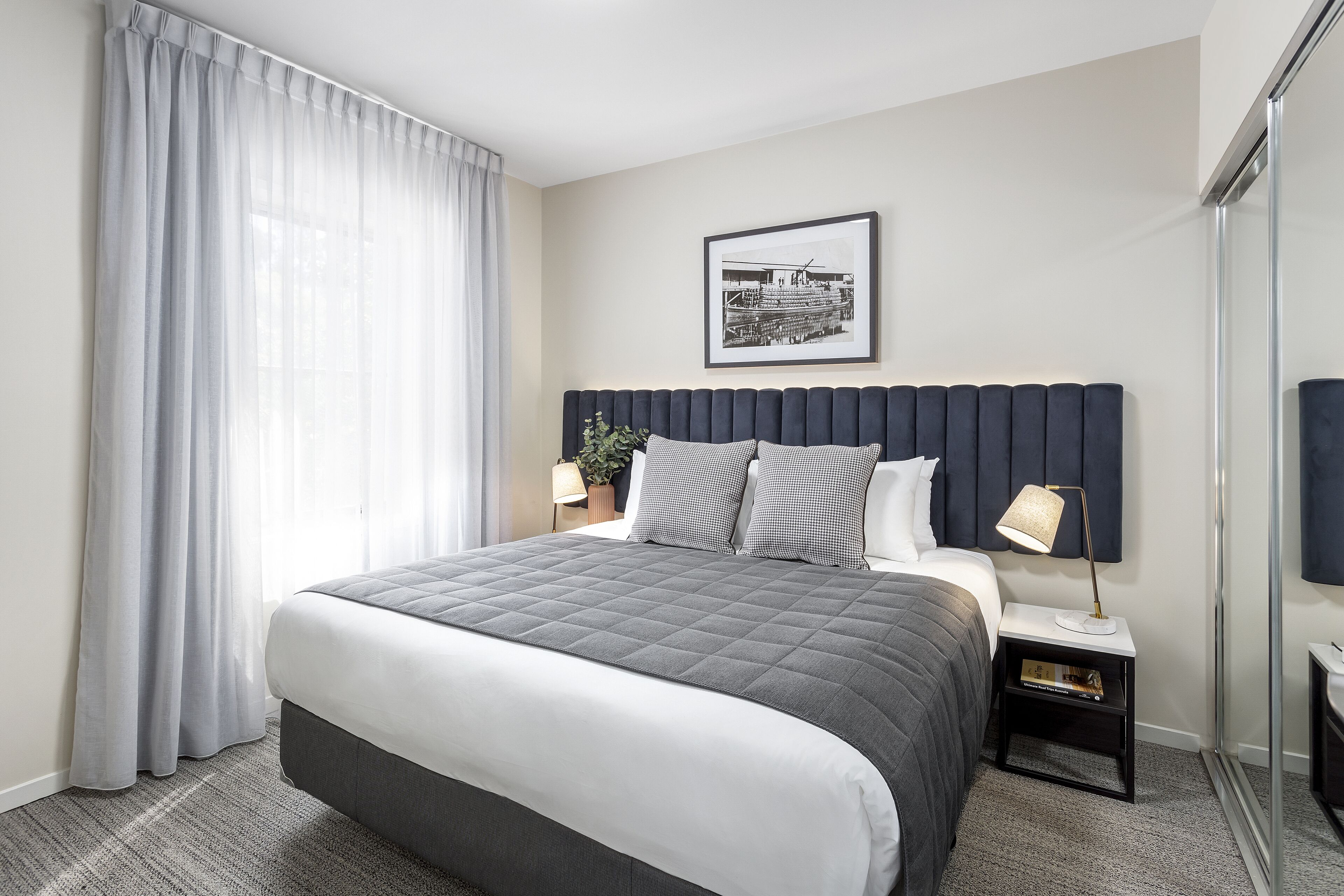 Minibar, in-room safe, individually decorated, individually furnished