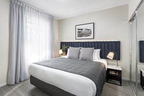 Minibar, in-room safe, individually decorated, individually furnished