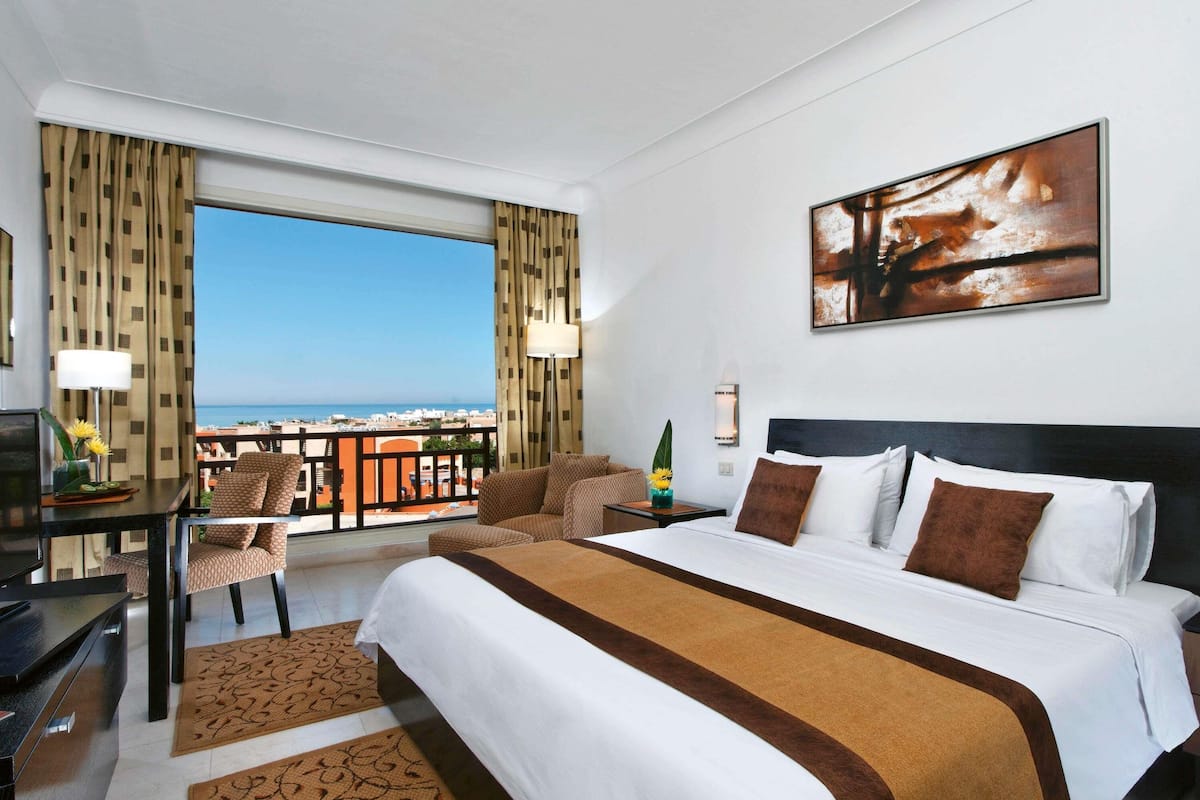 minibar, in-room safe, desk, blackout curtains