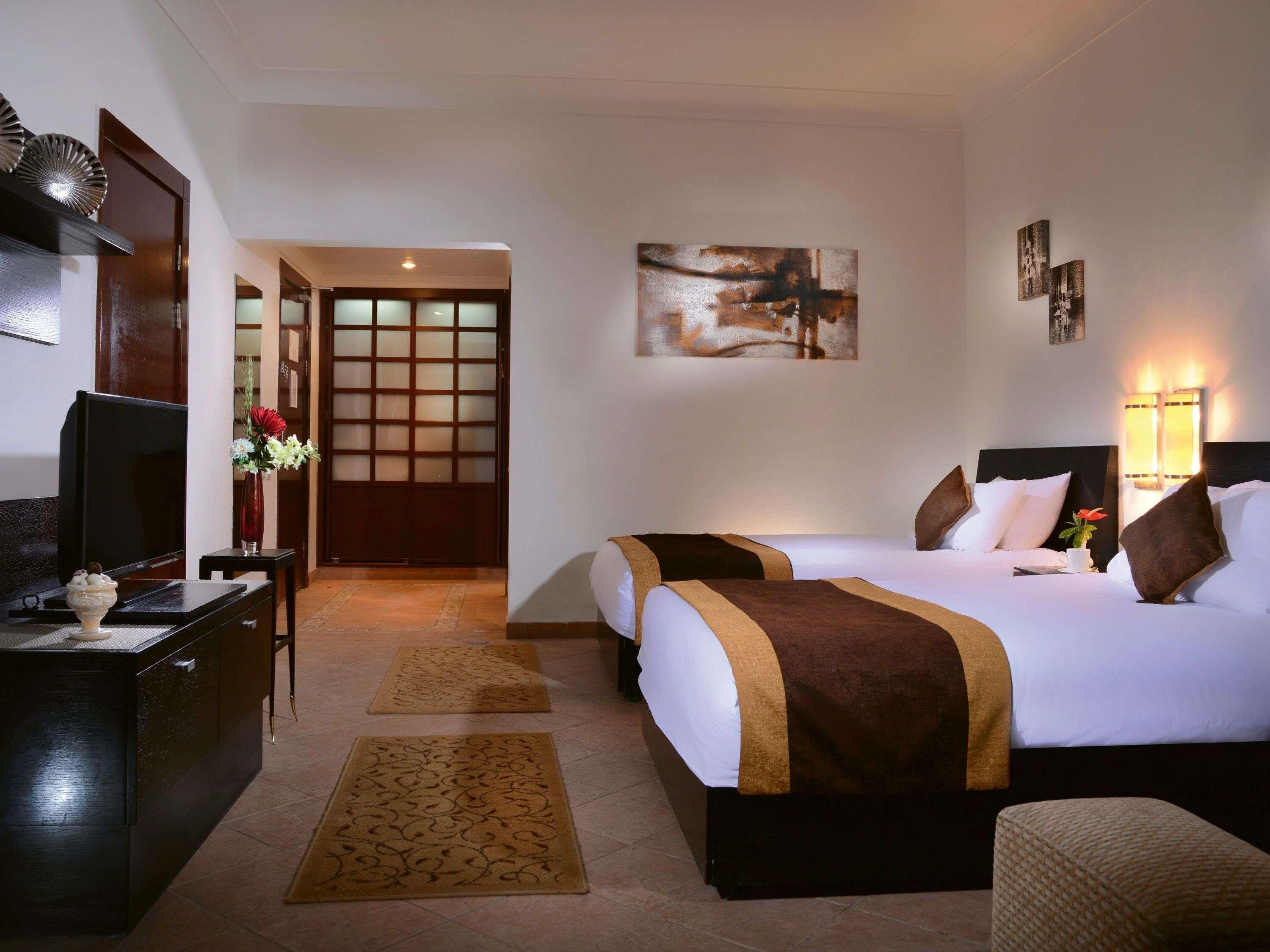 Minibar, in-room safe, desk, blackout drapes