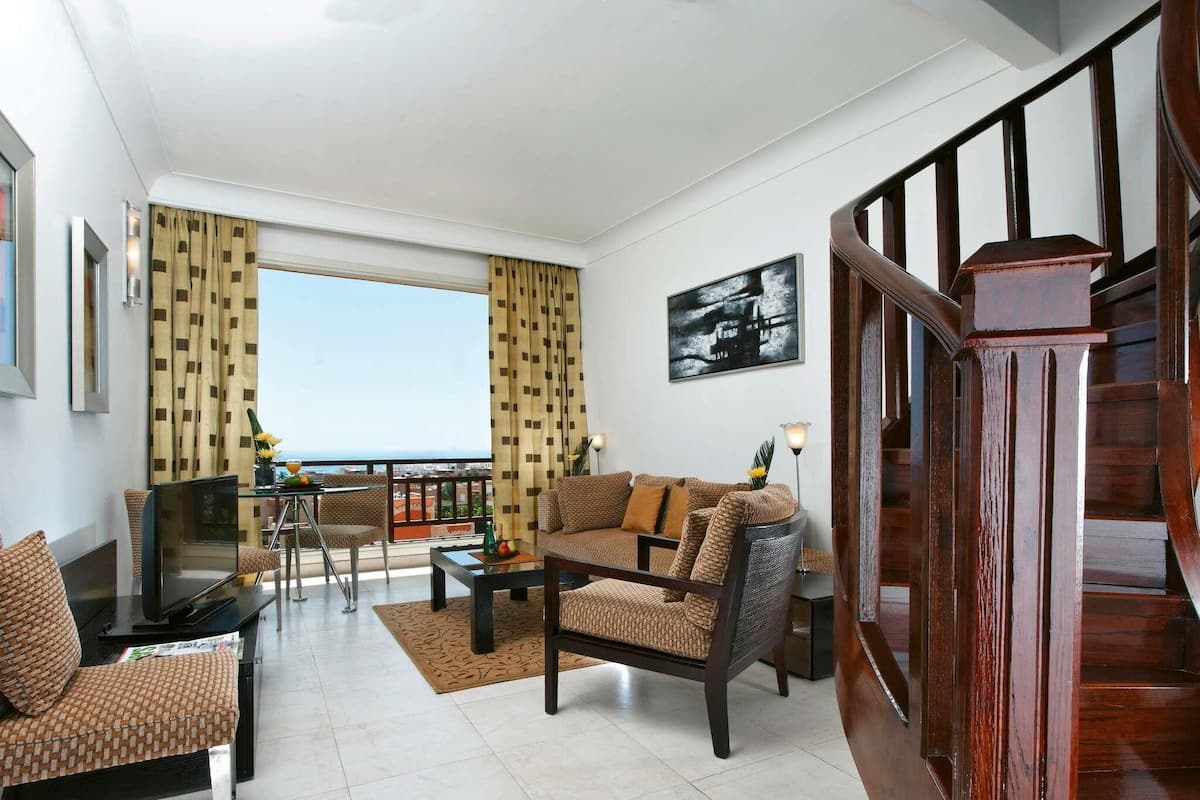 Royal Suite, Multiple Beds, Sea View