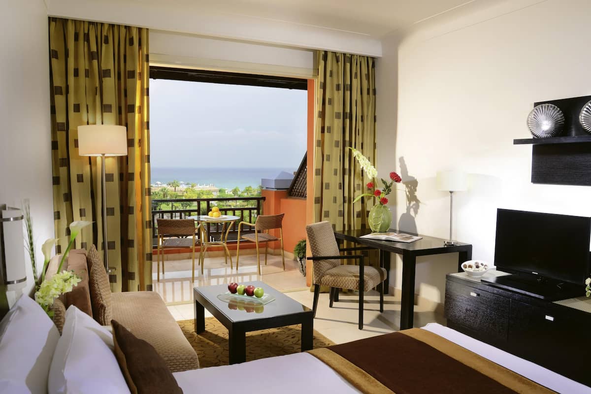 Superior Room, 1 King Bed, Sea View | Minibar, in-room safe, desk, blackout drapes