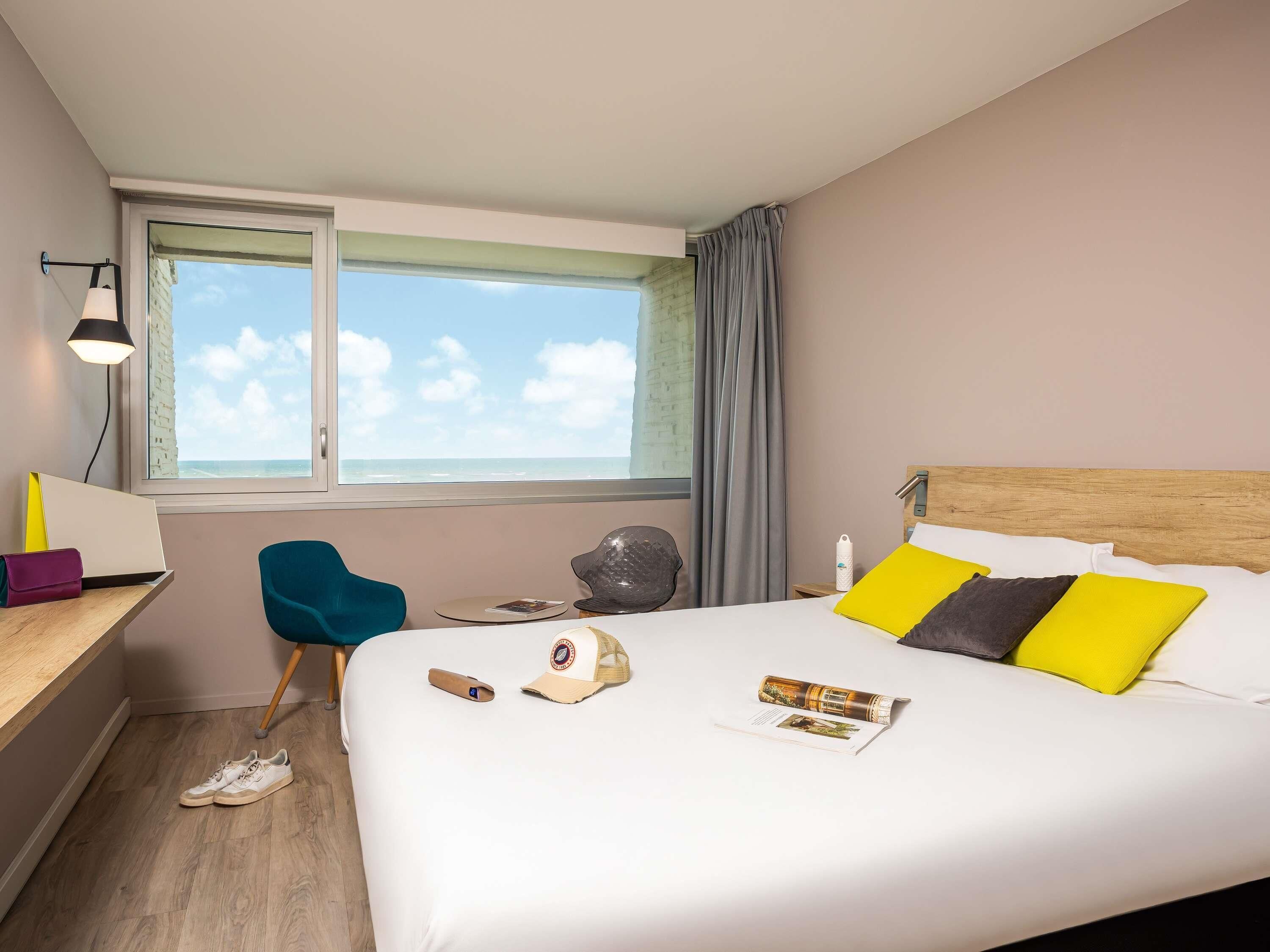 Standardzimmer, 1 Doppelbett | Zimmersafe, Schreibtisch, Verdunkelungsvorhänge, schallisolierte Zimmer