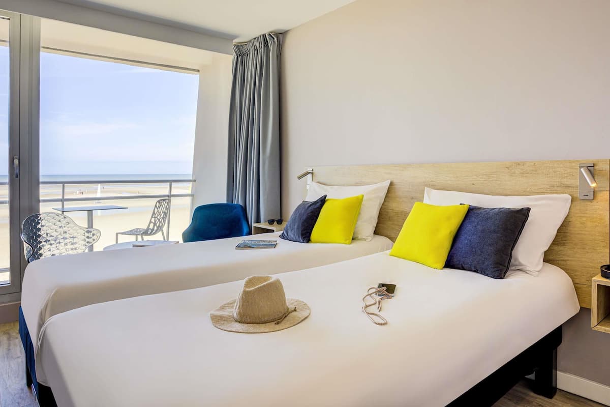 Coffres-forts dans les chambres, bureau, rideaux occultants