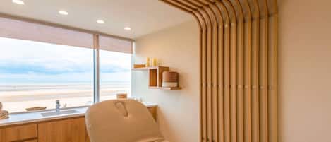 Steam room, body treatments, hydrotherapy, body wraps, body scrubs