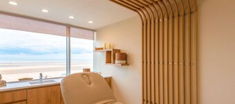 勒圖凱海景宜必思酒店