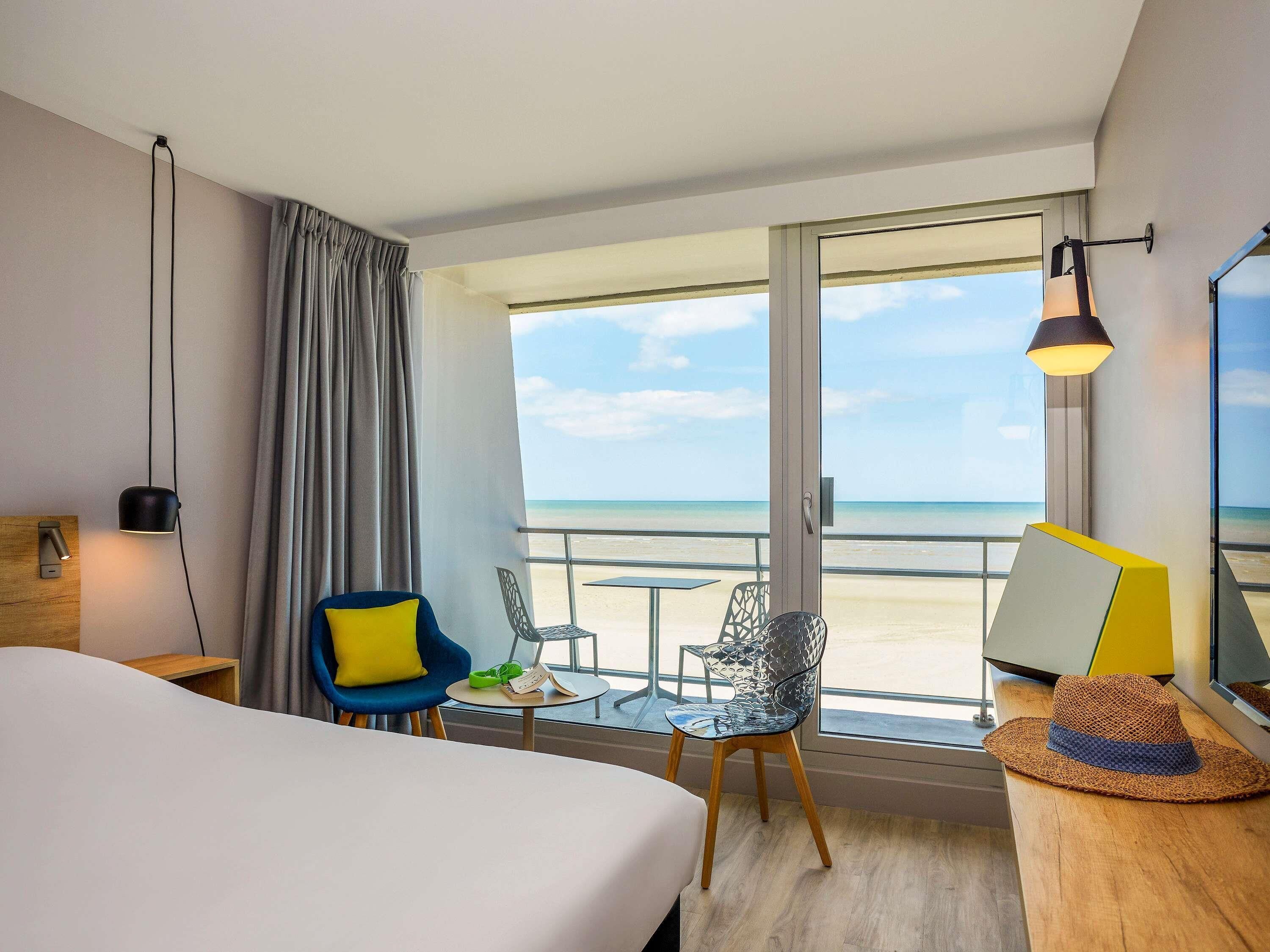 Standard Room, 1 Double Bed, Balcony, Sea View | In-room safe, desk, blackout curtains, soundproofing