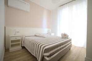 Cots/infant beds - Continental (Pietra Ligure)