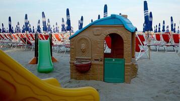 Private beach nearby, free beach cabanas, sun loungers, beach umbrellas
