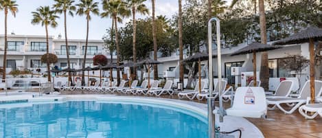 2 outdoor pools, pool umbrellas, sun loungers