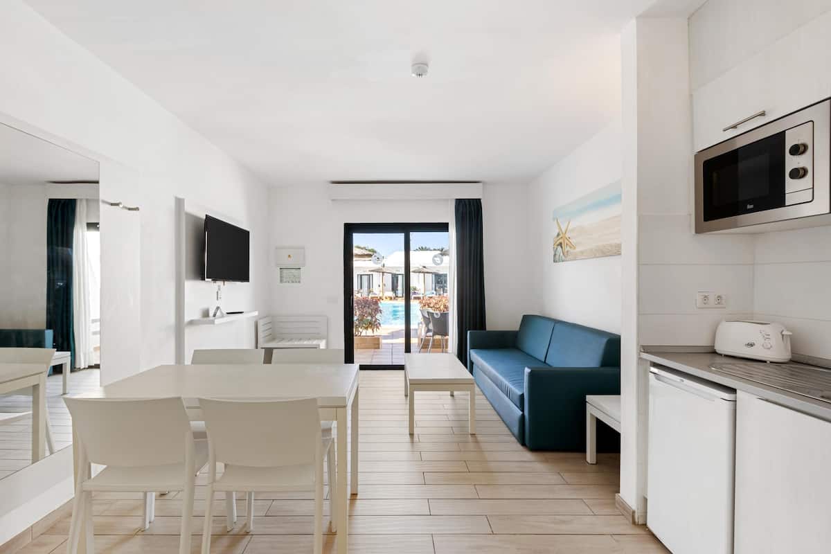 1 bedroom, in-room safe, laptop workspace, free cribs/infant beds