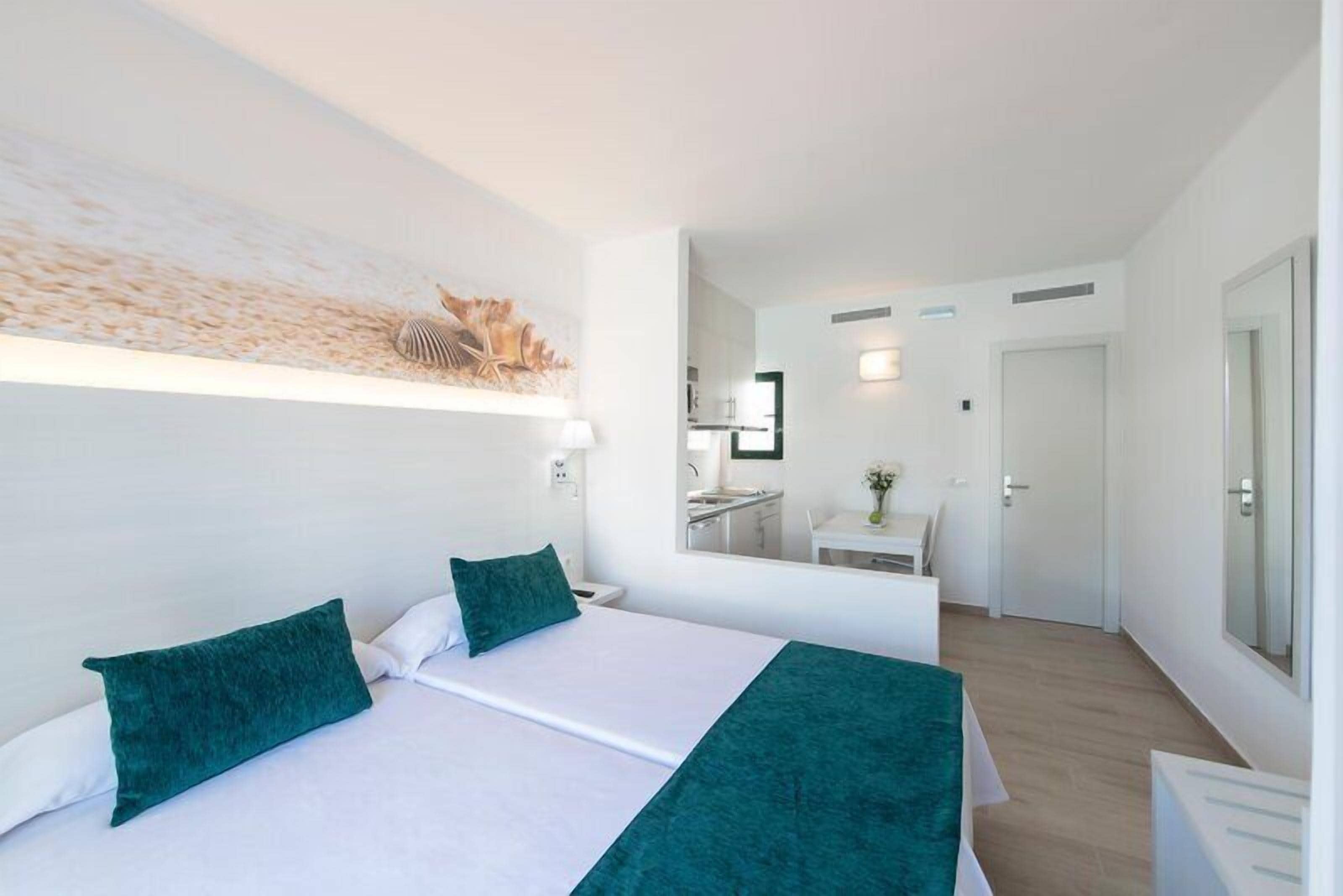 1 bedroom, in-room safe, laptop workspace, free cots/infant beds