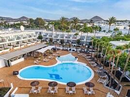 2 outdoor pools, pool umbrellas, sun loungers