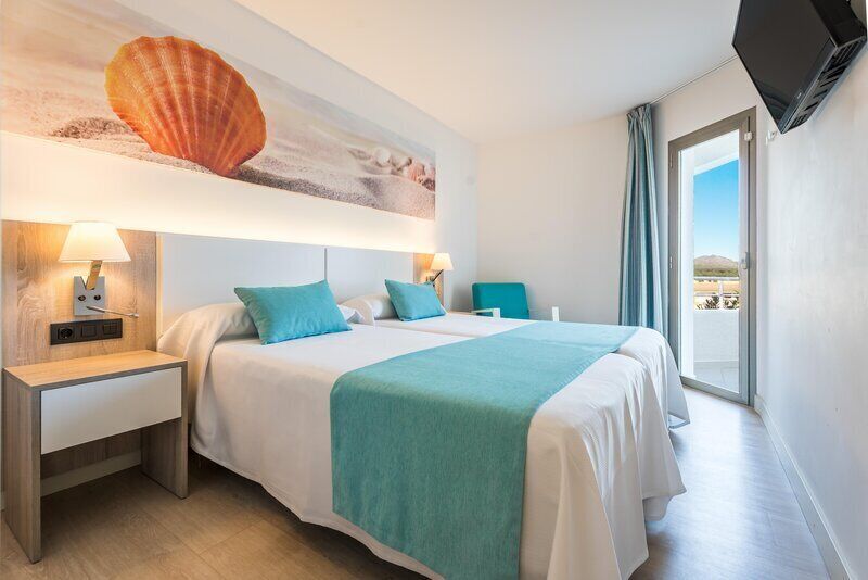 In-room safe, free cribs/infant beds, free WiFi, bed sheets