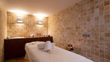 Sauna, Turkish bath, body treatments, sports massages, facials
