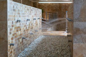 Sauna, Turkish bath, body treatments, sports massages, facials - Aparthotel THB Guya Playa (Capdepera)
