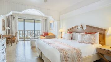 Minibar, safe på rommet, skrivebord og blendingsgardiner