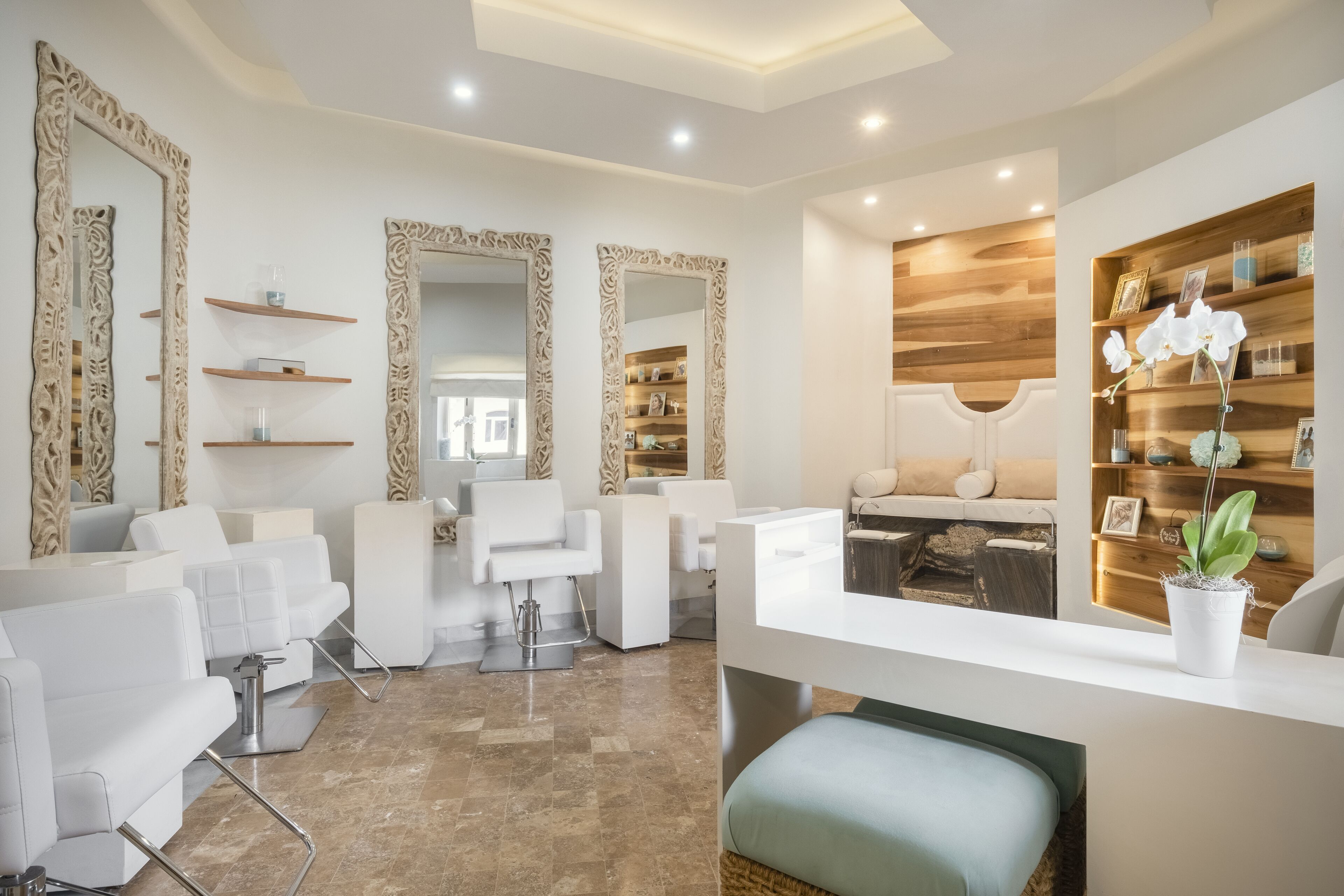 Sauna, hot tub, Turkish bath, body treatments, facials